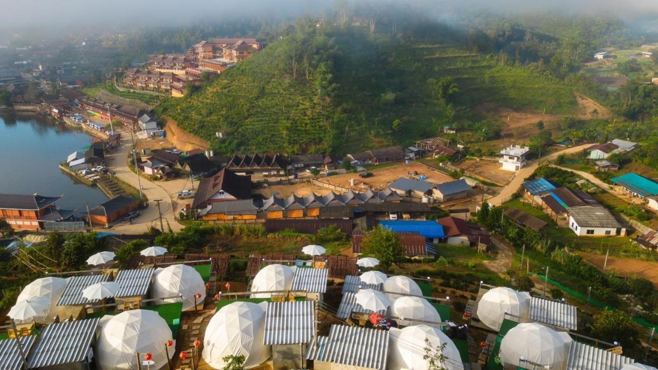 รักไทยโฮมสเตย์ Ban Rak Thai 外观 照片
